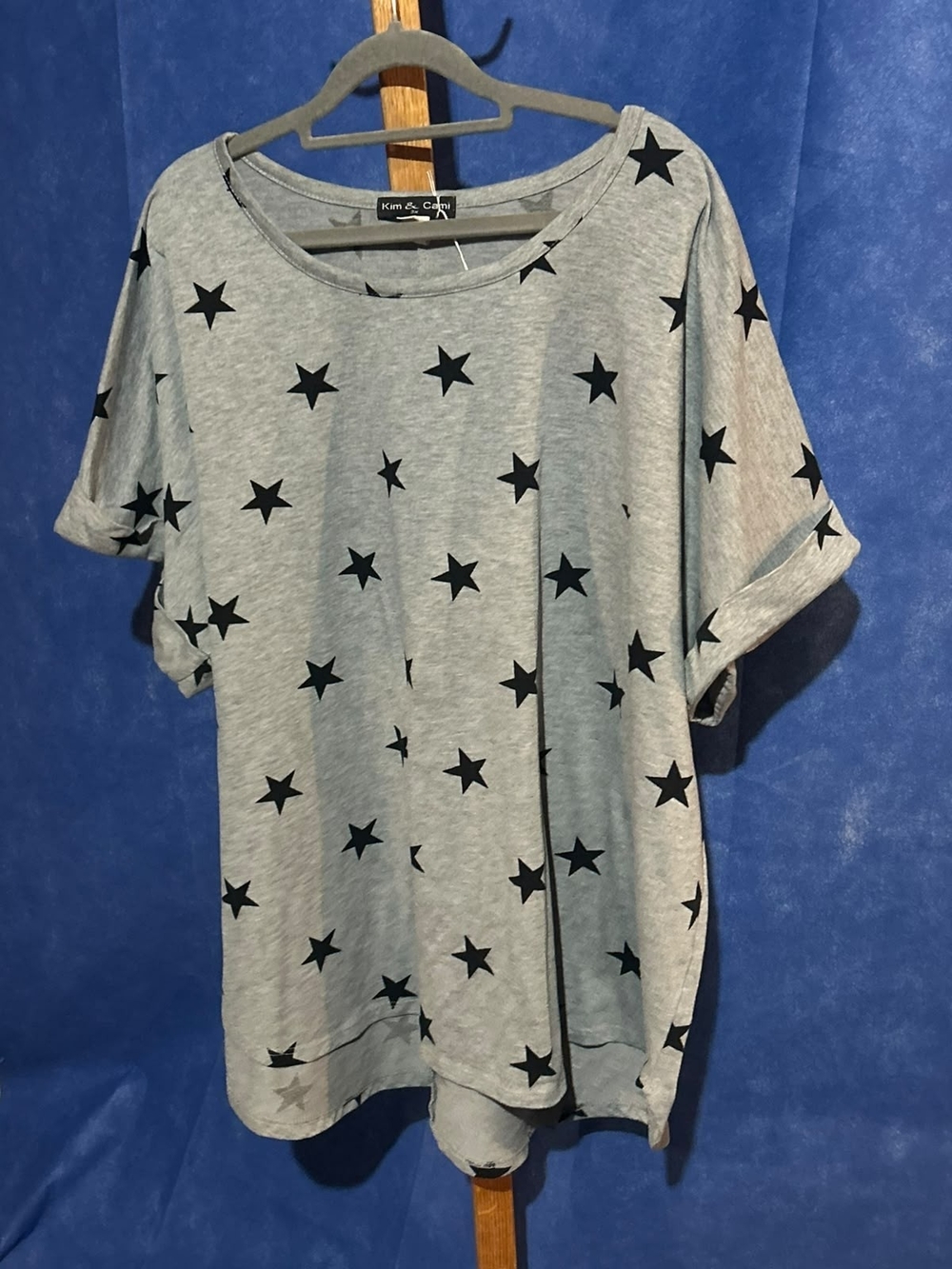 Kim & Cami Gray Star Print Women's Tee